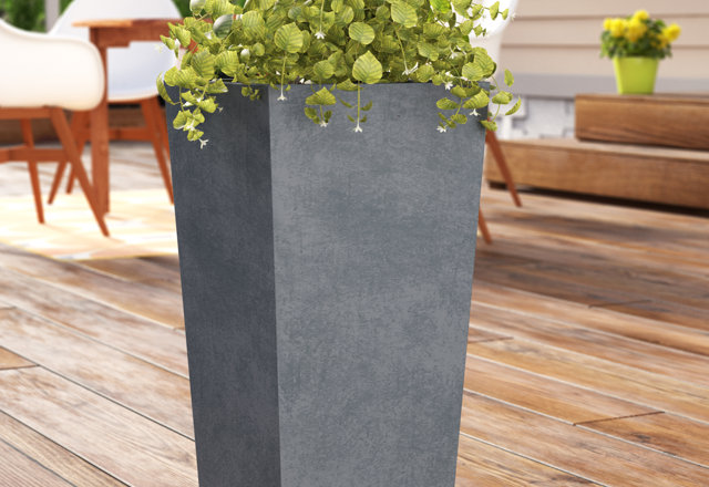 Large-Volume Planters Just for You